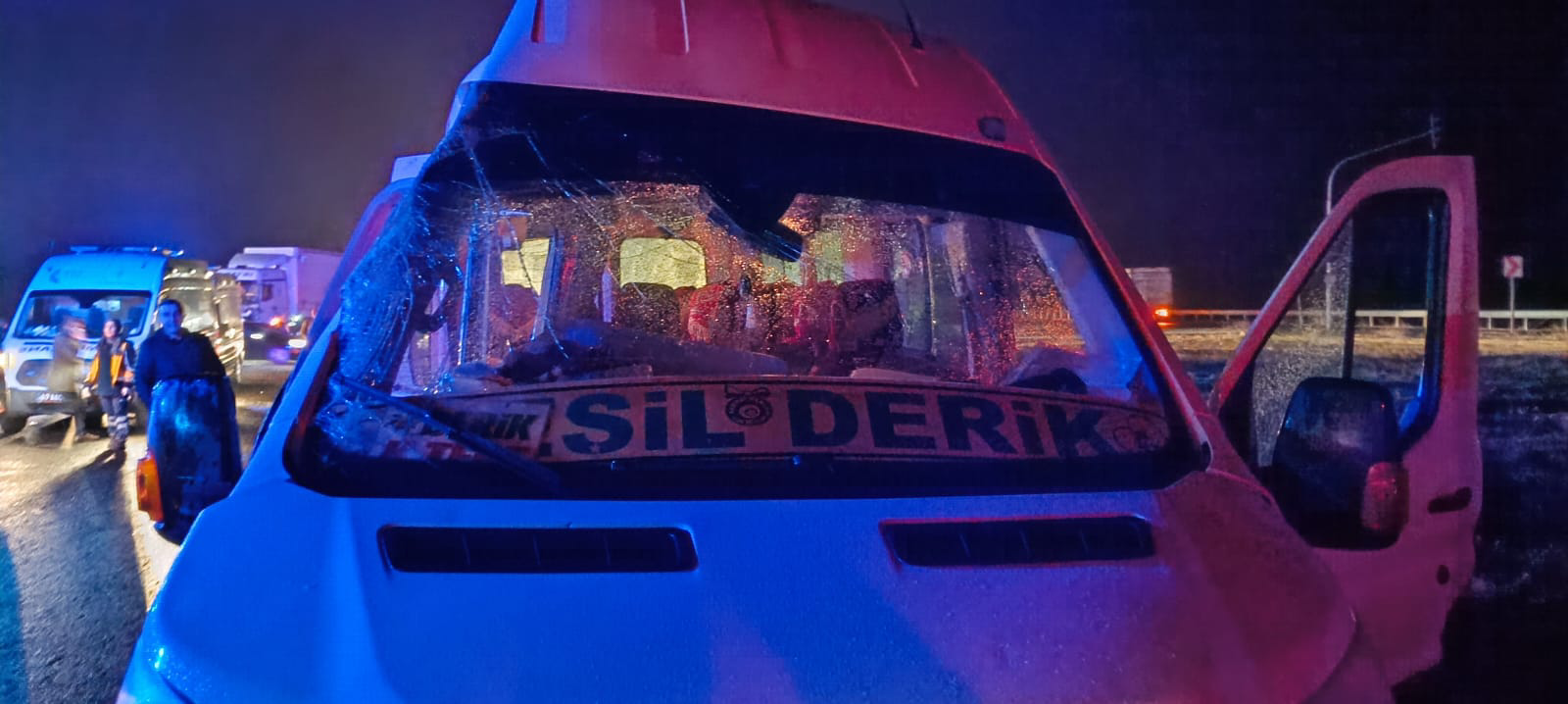 Derik Öğrenci Servisi Kaza Yaptı