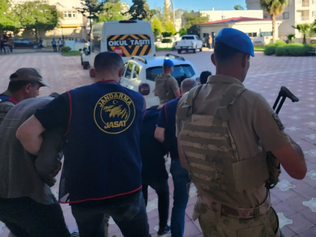 Mardin’de yabancı plakalı araçları gasp eden çete çökertildi