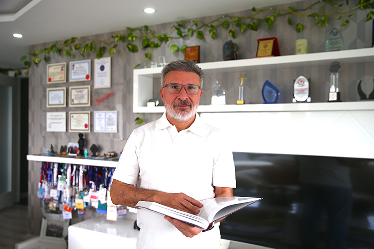 Derik’in mezrasında büyüdü! Şimdi dünya listesinde