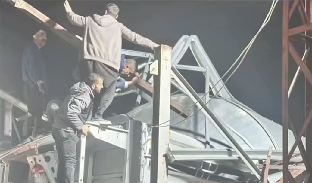 Derik’te buğday siloları devrildi; bir işçi hayatını kaybetti